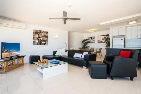 Breakers North Absolute Beachfront Apartments - Official - Pubs and Clubs 23