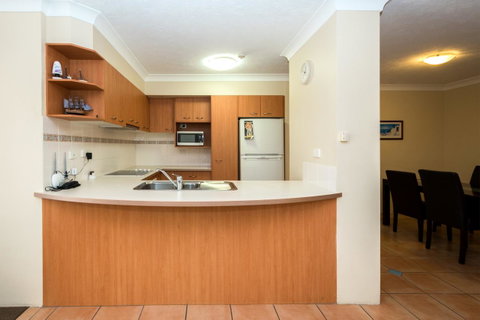 Breakers North Absolute Beachfront Apartments - Official - Pubs and Clubs 33