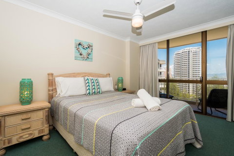 Breakers North Absolute Beachfront Apartments - Official - Pubs and Clubs 41