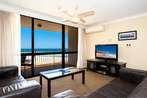 Breakers North Absolute Beachfront Apartments - Official - Pubs and Clubs 7