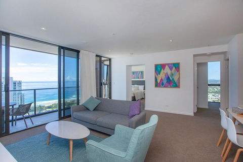 High Floor Ocean View Suites Broadbeach - Pubs and Clubs 2