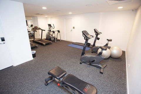 High Floor Ocean View Suites Broadbeach - Pubs and Clubs 31