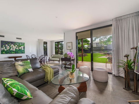 Sam's Buderim Mountain Guest House - Go Out 17