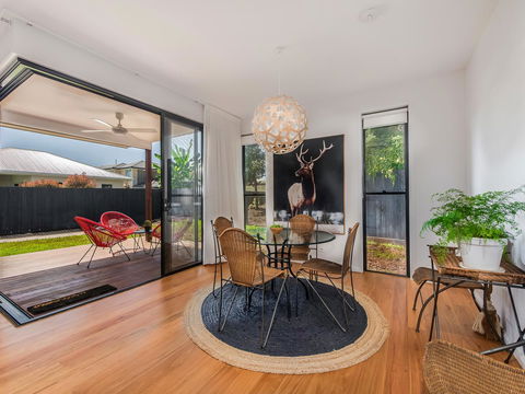 Sam's Buderim Mountain Guest House - Go Out 2