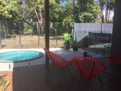 Sam's Buderim Mountain Guest House - Go Out 9