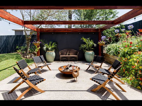 Sam's Buderim Mountain Guest House - Go Out 12