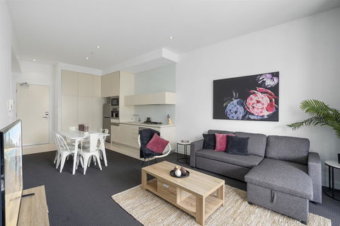 Oracle, 2 & 3 Bedroom Apartments - We Accommodate - Pubs and Clubs 5