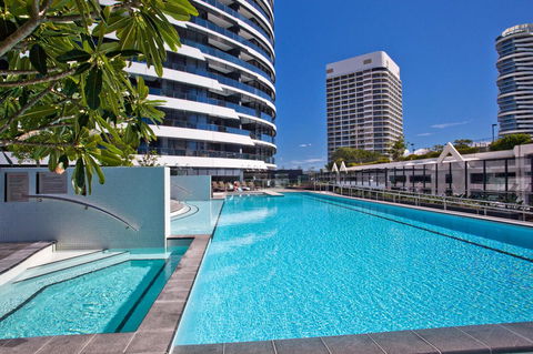 Oracle, 2 & 3 Bedroom Apartments - We Accommodate - Pubs and Clubs 0