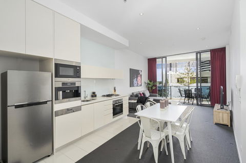 Oracle, 2 & 3 Bedroom Apartments - We Accommodate - Pubs and Clubs 2