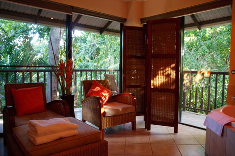 Hibiscus Resort & Spa - Official Onsite Reception & Check In - Pubs and Clubs 13