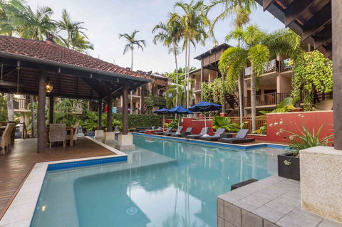 Hibiscus Resort & Spa - Official Onsite Reception & Check In - Pubs and Clubs 4