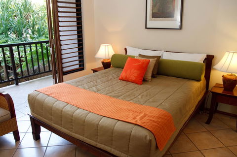 Hibiscus Resort & Spa - Official Onsite Reception & Check In - Pubs and Clubs 11