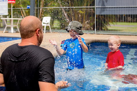 Ingenia Holidays Noosa North - Pubs and Clubs 18