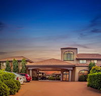 Mackay Resort Motel - Pubs and Clubs