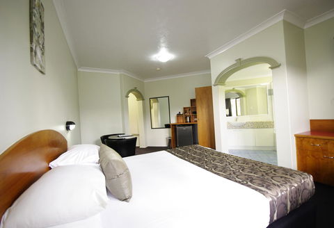 Mackay Resort Motel - Pubs and Clubs 5