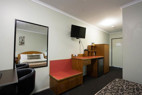Mackay Resort Motel - Pubs and Clubs 44