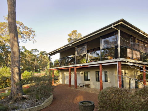 Waters Edge Margaret River Est 2010 - Pubs and Clubs 0