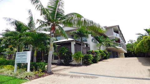 Watersons At Airlie Central Apartments - Go Out 1