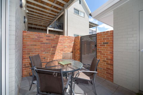 Waterstreet Apartment - Pubs and Clubs 1