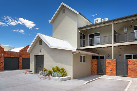 Waterstreet Apartment - Pubs and Clubs 3