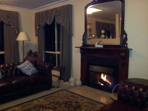 Waterview Gardens B&B - Pubs and Clubs 3