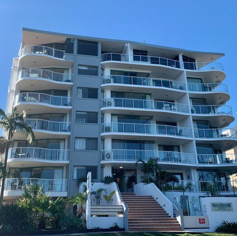 Waterview Resort - Pubs and Clubs 2