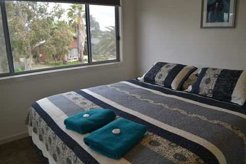 Waterview- Stoneleigh At Yarra - Pubs and Clubs 2