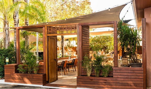 Wattle Grove Motel - Pubs and Clubs 2