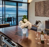 Waves 3 Luxury 3 Bedroom Endless Ocean Views Central Location  Buggy - Pubs and Clubs