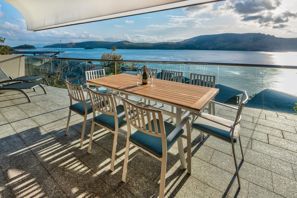 Whitsundays QLD Pubs and Clubs