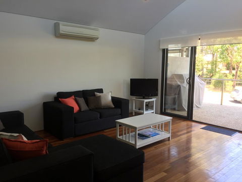 Waves On Fearn - Pubs and Clubs 1