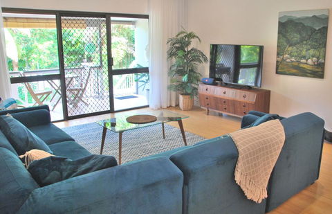 Wayfarer Apartment, In The Heart Of Port Douglas - Pubs and Clubs 3