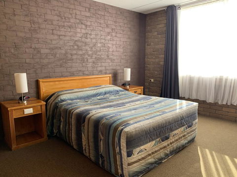 Wedderburn Goldseeker Motel - Pubs and Clubs 2