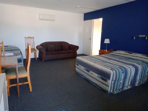 Wedderburn Goldseeker Motel - Pubs and Clubs 3