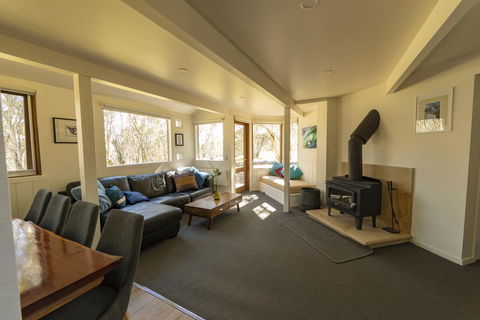 Wedgetail - Pubs and Clubs 1