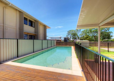 Weipa Motel Resort - Pubs and Clubs 1