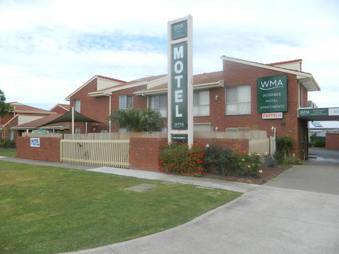 Werribee Motel And Apartments - Pubs and Clubs 0