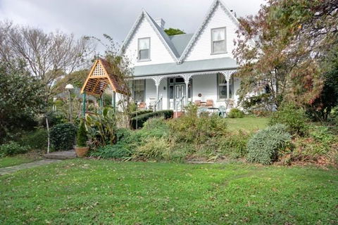 Westella Colonial B&B Accommodation - Pubs and Clubs 0