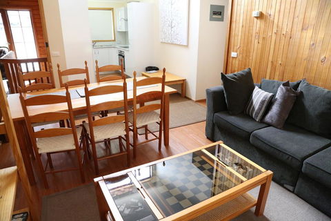 Whispering Pines 1 - Pubs and Clubs 1