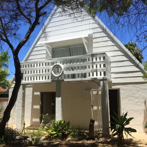 White Cottage - Pubs and Clubs 3