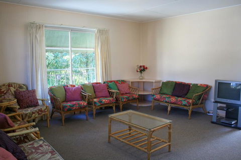 WHITE DOLPHIN, UNIT 5 - Pubs and Clubs 2