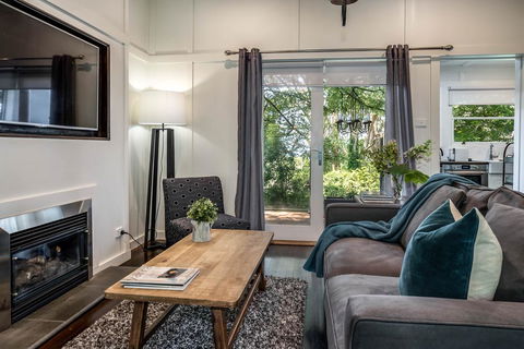 White Gates - Pubs and Clubs 3