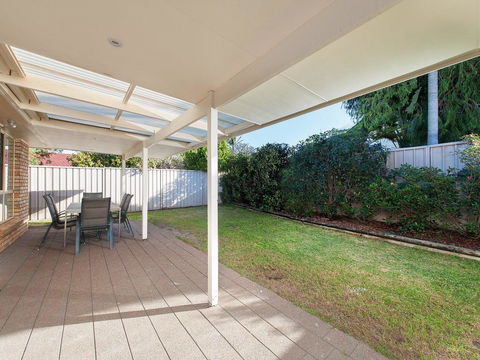 White Sands @ Fingal Bay - Pubs and Clubs 3