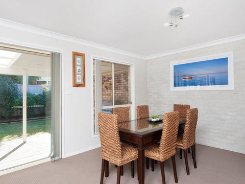 White Sands @ Fingal Bay - Pubs and Clubs 2