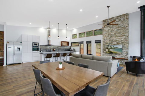 White Star Lodge - Pubs and Clubs 0