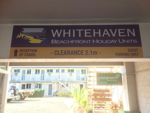 Whitehaven Beachfront Holiday Units - Pubs and Clubs 1