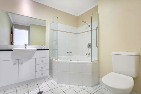 Whitesands, Unit 113/41-45 Shoal Bay Road - Pubs and Clubs 1