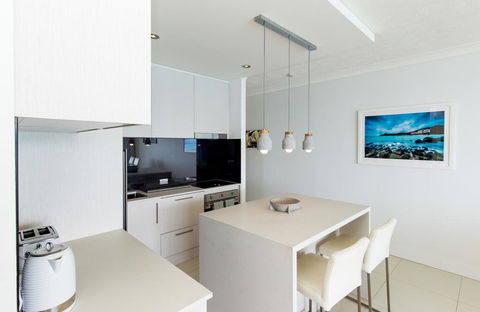 Whitsunday Apartment 1306 - Pubs and Clubs 1