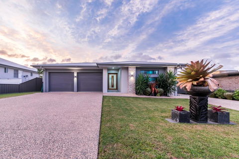 Whitsunday Sands - Pubs and Clubs 1