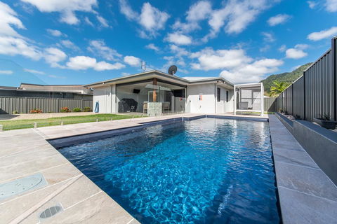 Whitsunday Sands - Pubs and Clubs 0